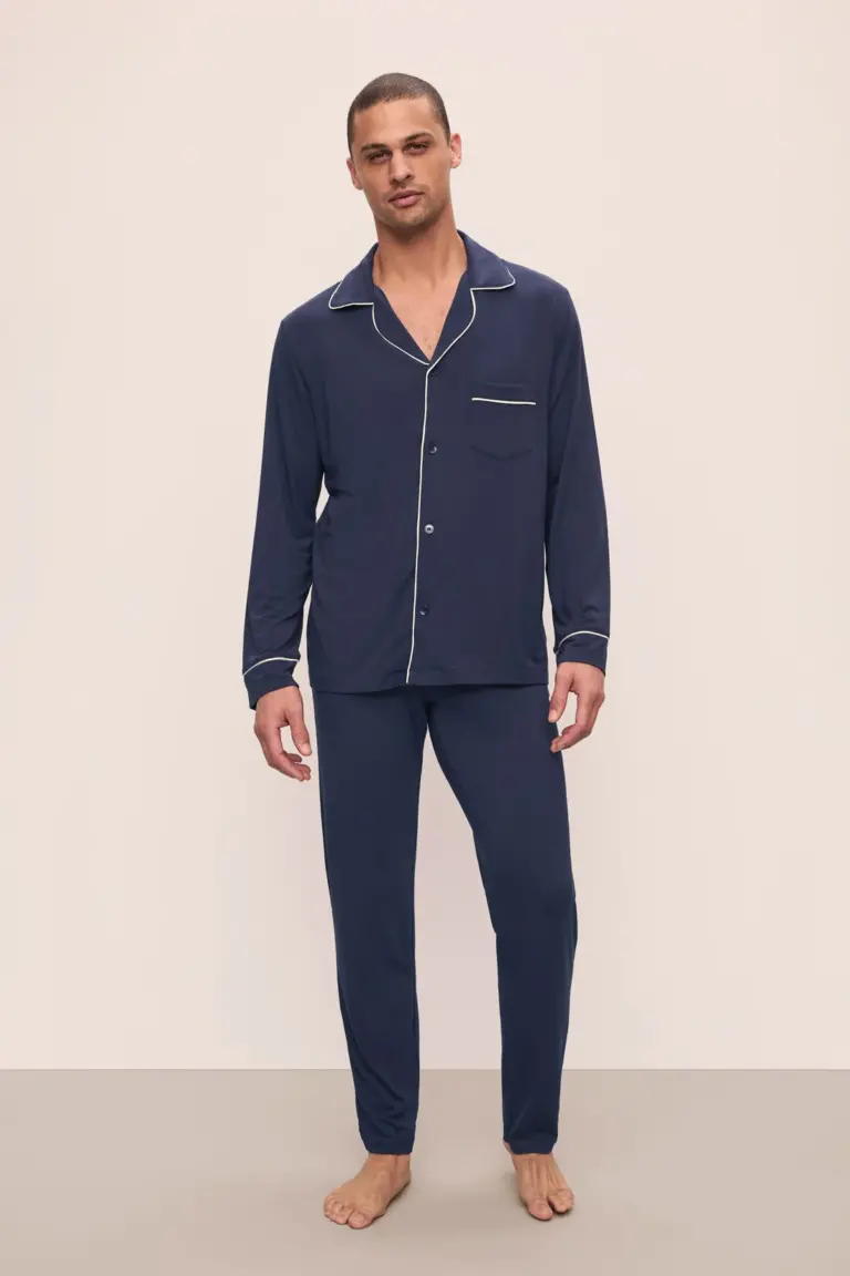 Low_Res-EBJ2793-PJ1018WAX_TNIV-F